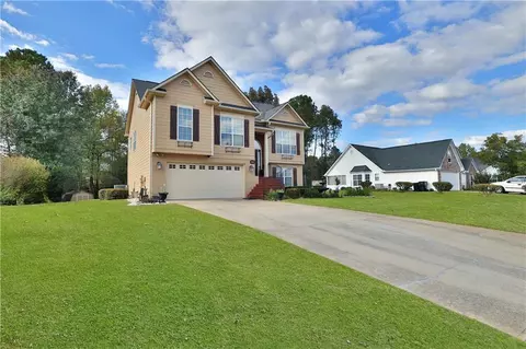 5268 Fawn Ivey Ln, Buford, GA 30519