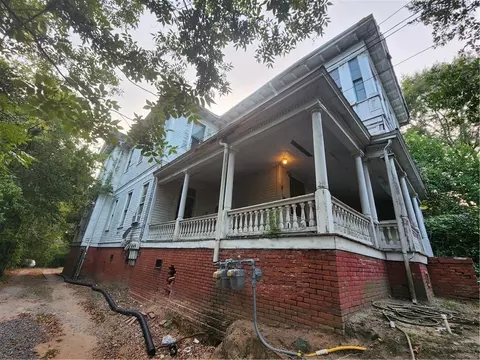 1946 Forsyth St, Macon, GA 31201