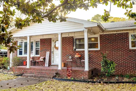 1 S Central Ave SE, Lindale, GA 30147