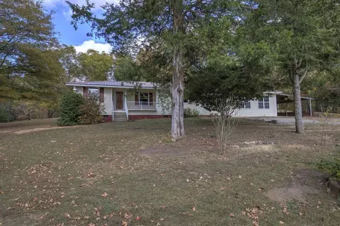 412 Richards Rd NE, White, GA 30184