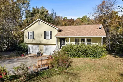 27 Acorn Trl, Dallas, GA 30132