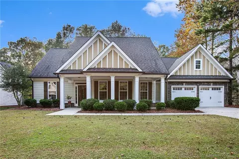 129 Oak Dr, Gray, GA 31032