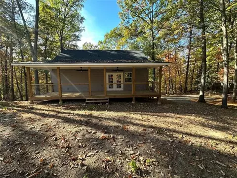 208 Turner Ridge Dr, Cleveland, GA 30528