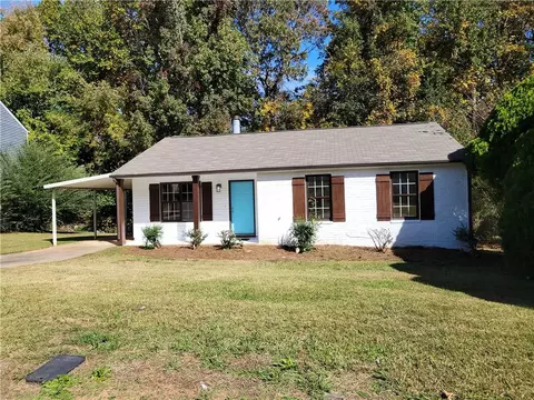 5560 Pine Gate Dr, Atlanta, GA 30349