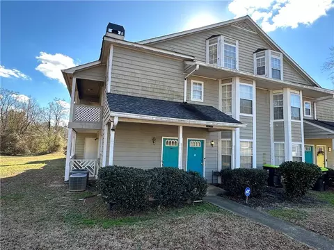 9442 Cypress Ln, Jonesboro, GA 30238
