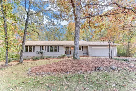 4015 Oak Harbour Cir, Gainesville, GA 30506