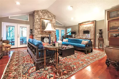 735 Lake Top Way, Roswell, GA 30076