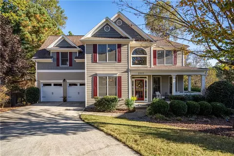 2111 Suwanee Woods Ln, Duluth, GA 30097