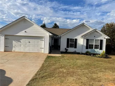 4651 Turning Leaf Dr, Gillsville, GA 30543