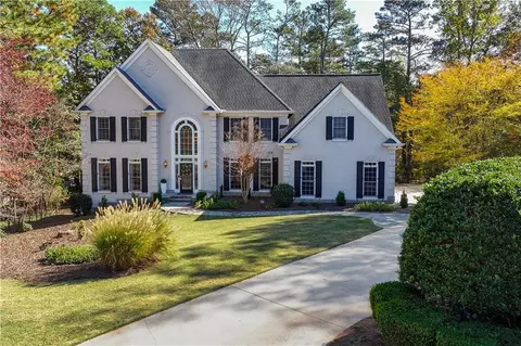 8870 Torrington Dr, Roswell, GA 30076