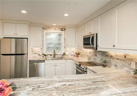 402 Abingdon Way #402, Sandy Springs, GA 30328