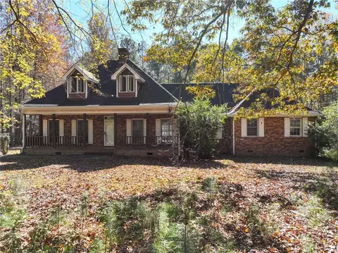140 River Forest Dr, Fayetteville, GA 30214