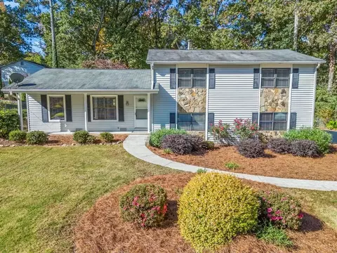 1679 Glen Arm Dr, Lithonia, GA 30058
