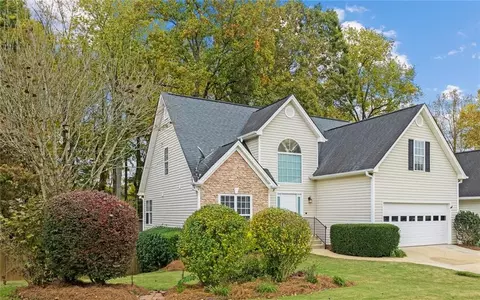 385 Ellesmere Way, Sugar Hill, GA 30518