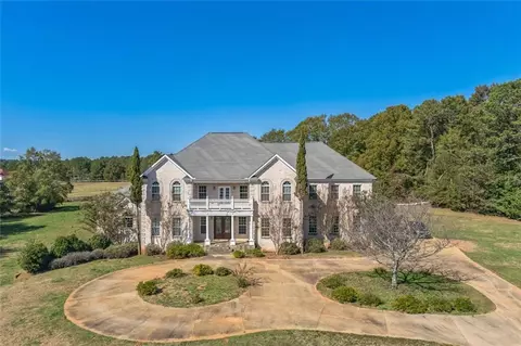 450 Willow Springs Ln, Social Circle, GA 30025