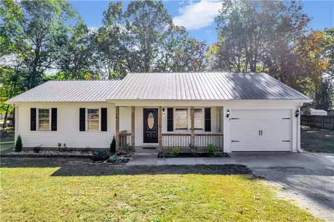 881 Ridgeway Rd, Commerce, GA 30529