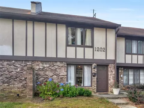 1202 Ashborough Ter #F, Marietta, GA 30067