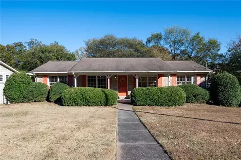 202 Cherry Hill Dr, Calhoun, GA 30701