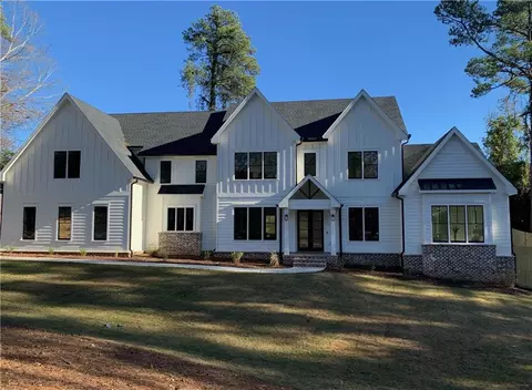 1493 Valley View Rd, Dunwoody, GA 30338