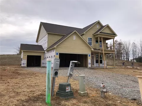 6917 Lancelot Ct, Flowery Branch, GA 30542