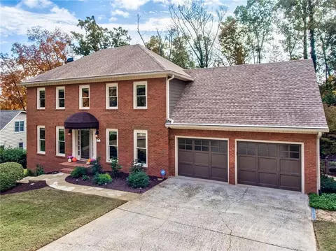 1422 Rowan Ct NE, Marietta, GA 30066