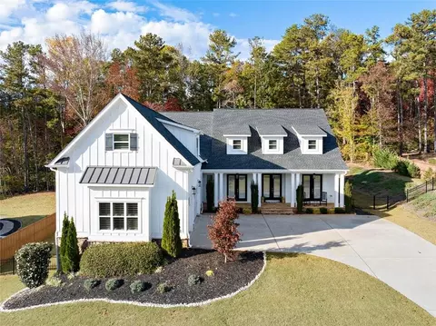 5744 Sunburst Dr, Powder Springs, GA 30127