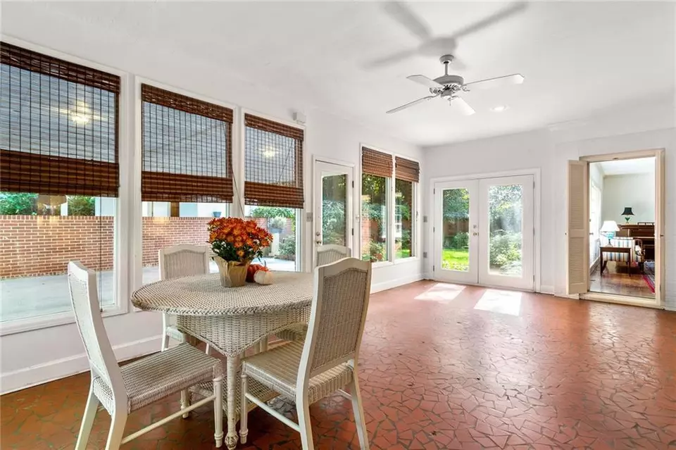 Dining - 3641 Northside Dr NW, Atlanta, GA 30305 photo 2 of 6