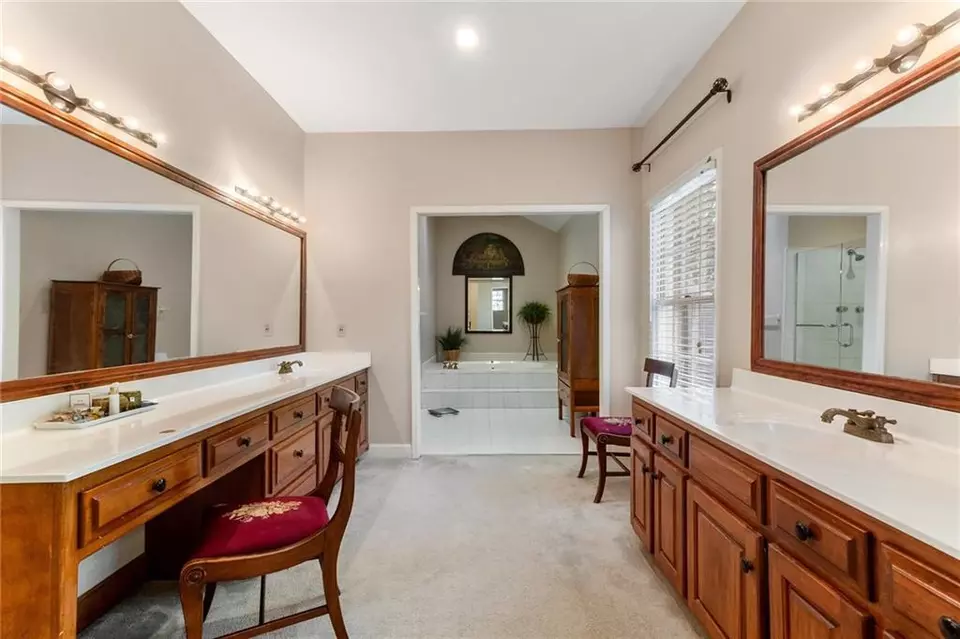 Bath - 3641 Northside Dr NW, Atlanta, GA 30305 photo 3 of 8