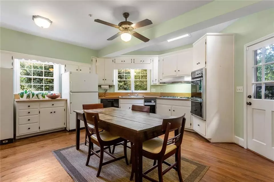 Dining - 3641 Northside Dr NW, Atlanta, GA 30305 photo 3 of 6