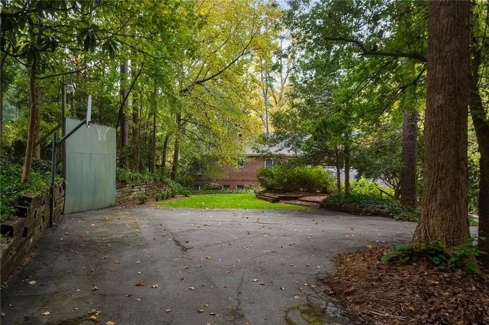 Exterior - 3641 Northside Dr NW, Atlanta, GA 30305 photo 9 of 12
