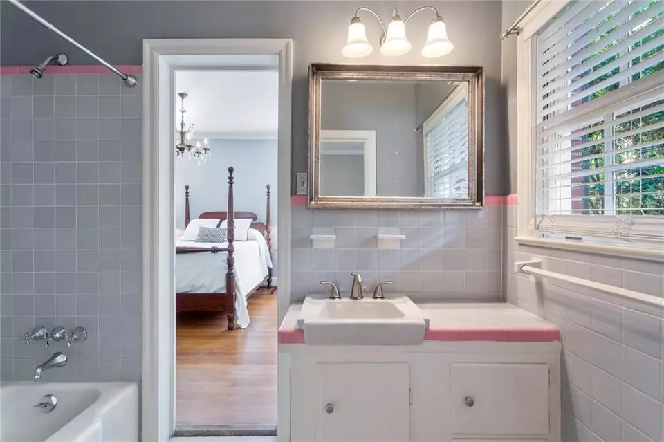 Bath - 3641 Northside Dr NW, Atlanta, GA 30305 photo 1 of 8