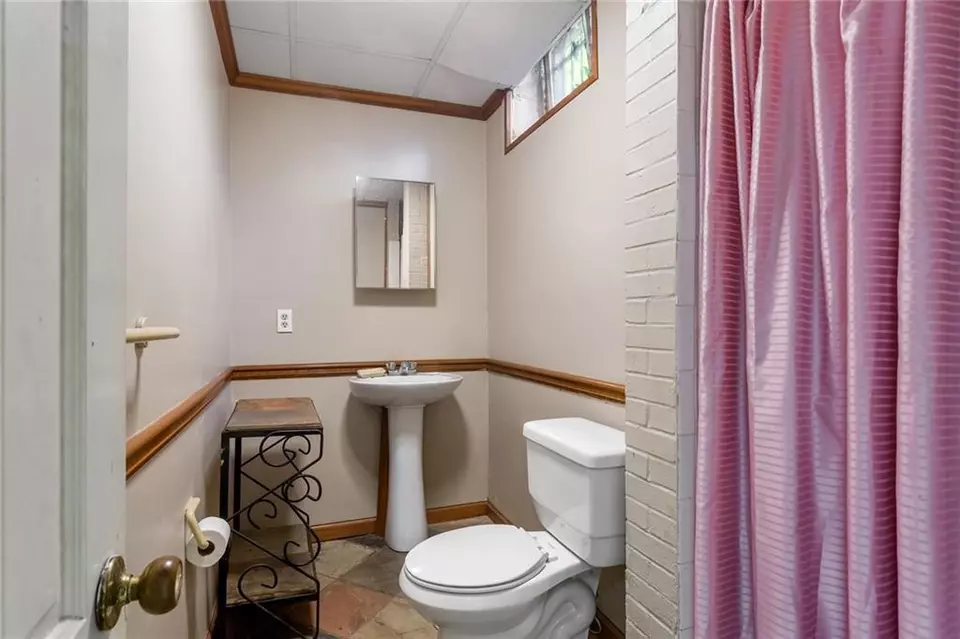Bath - 3641 Northside Dr NW, Atlanta, GA 30305 photo 8 of 8