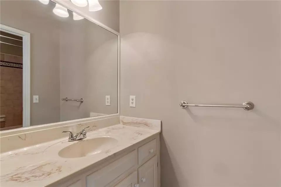 Bath - 3641 Northside Dr NW, Atlanta, GA 30305 photo 6 of 8