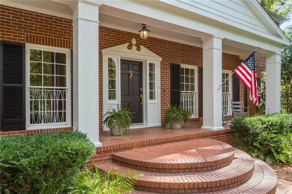 Exterior - 3641 Northside Dr NW, Atlanta, GA 30305 photo 1 of 12