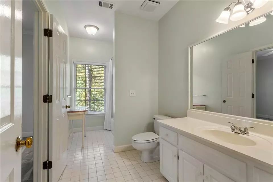 Bath - 3641 Northside Dr NW, Atlanta, GA 30305 photo 7 of 8