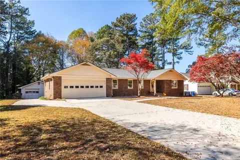 349 Regal Dr, Lawrenceville, GA 30046