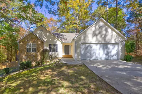 3022 Rockview Dr, Loganville, GA 30052
