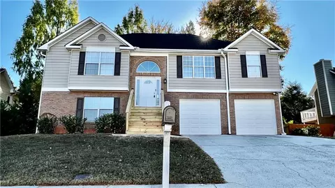 510 Saint James Ct, Lawrenceville, GA 30044