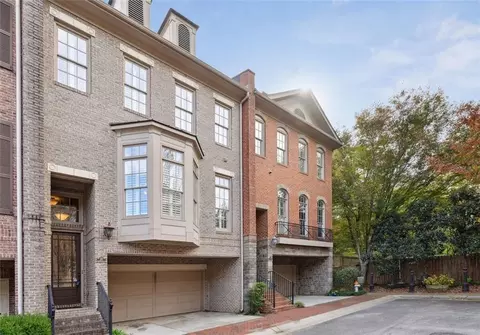 18 Candler Grove Dr, Decatur, GA 30030