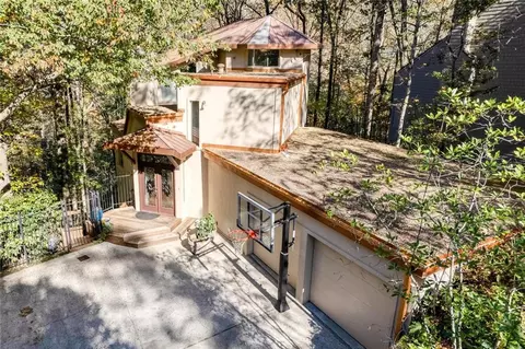 135 Kings Mill Ct, Roswell, GA 30075