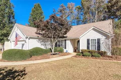 36 Maddox Rd SE, Acworth, GA 30102