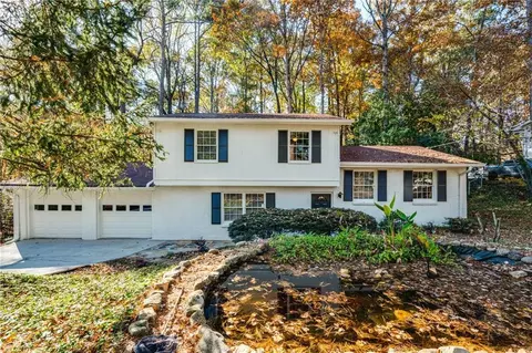 600 Autumn Ln, Marietta, GA 30068