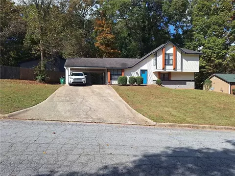 4213 Ridgetop Dr, Ellenwood, GA 30294