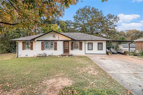 1252 Sanders Way, Lake City, GA 30260
