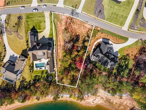 5421 Yachtsman Ln, Gainesville, GA 30504