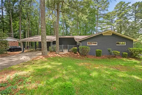 3007 Dogwood Dr, East Point, GA 30344