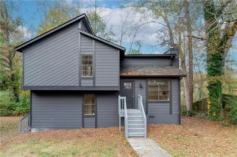 1067 Mainstreet Valley Dr, Stone Mountain, GA 30088
