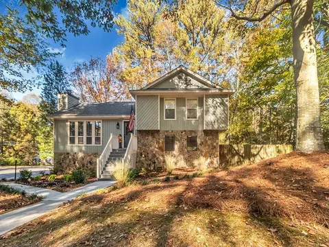2788 W Fontainebleau Dr, Dunwoody, GA 30360