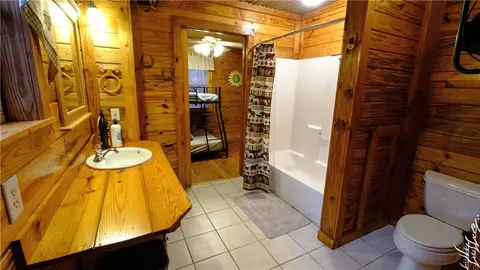 Bath - 2976 Old Highway 2, Cisco, GA 30708 photo 6 of 7