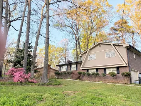 117 Beaver Pond Dr, Woodstock, GA 30188